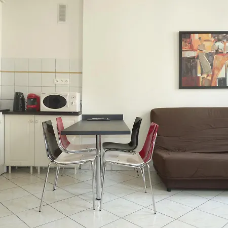 Sofia Lacomb Apartment *