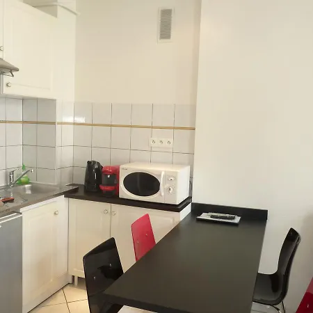 Apartment Sofia Lacomb *